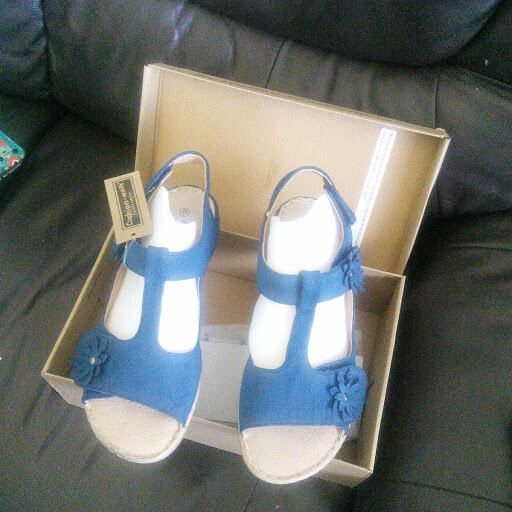 womens cushion walk sandals